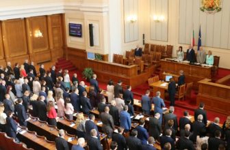 ПЕРФЕКТНАТА БУРЯ
